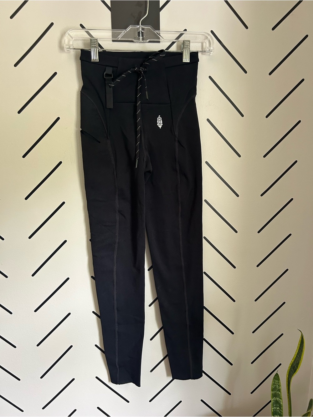 Free people movement black high rise ankle legging